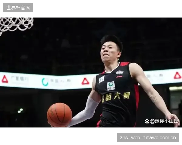 张镇麟加盟上海队首个赛季即夺冠,成为CBA历史级成功转会。 张镇麟加盟上海队首个赛季即夺冠,成为CBA历史级成功转会。