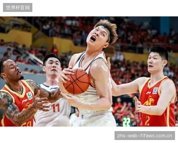 胡金秋在绝境中爆发统治内线,帮助广厦队在主场扳回一城避免横扫。 胡金秋在绝境中爆发统治内线,帮助广厦队在主场扳回一城避免横扫。